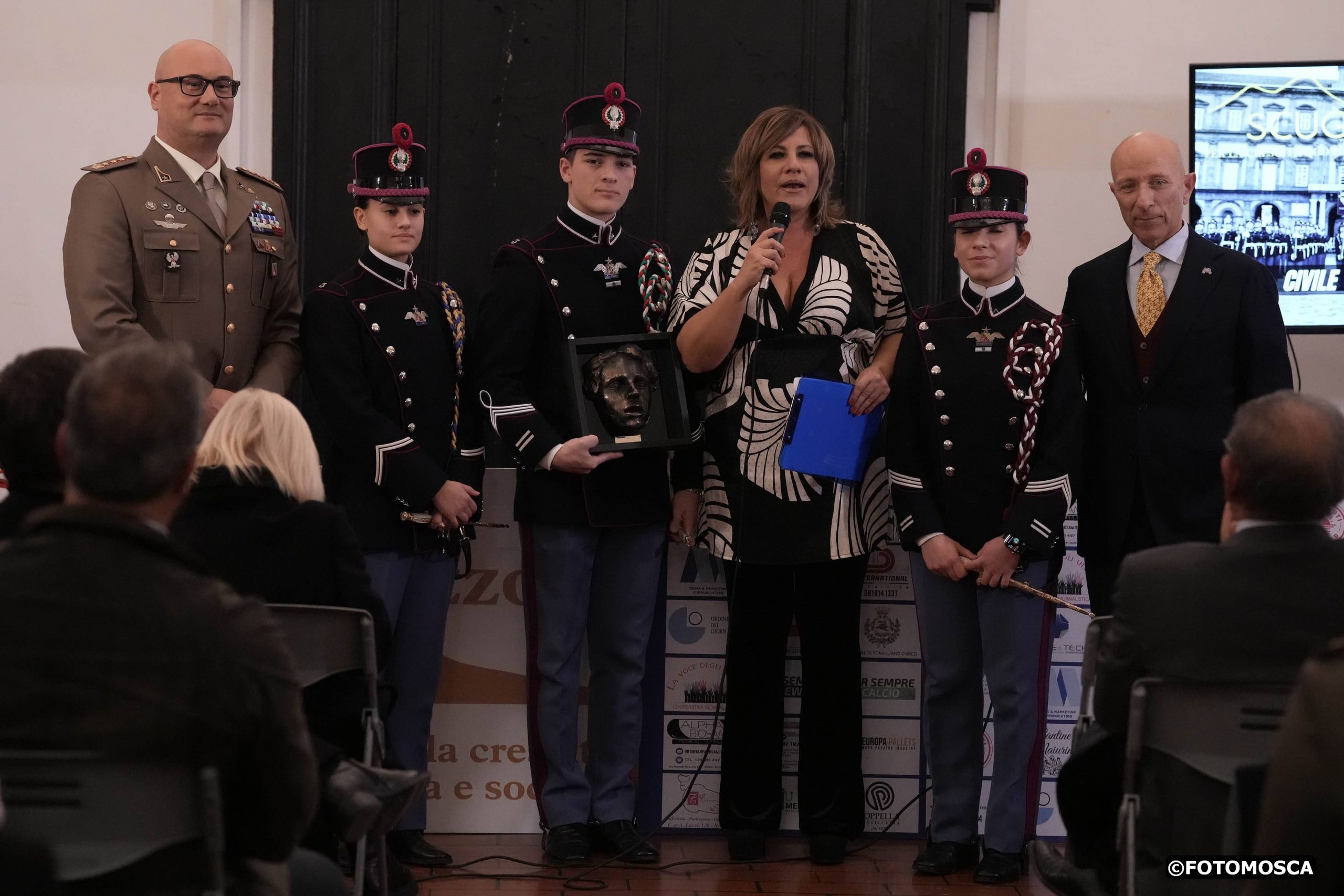 C.llo Stellato, cadetti della Scuola Militare Nunziatella, Laura Bercioux, Giuseppe Esposito C.llo Stellato, cadetti della Scuola Militare Nunziatella, Laura Bercioux, Giuseppe Esposito